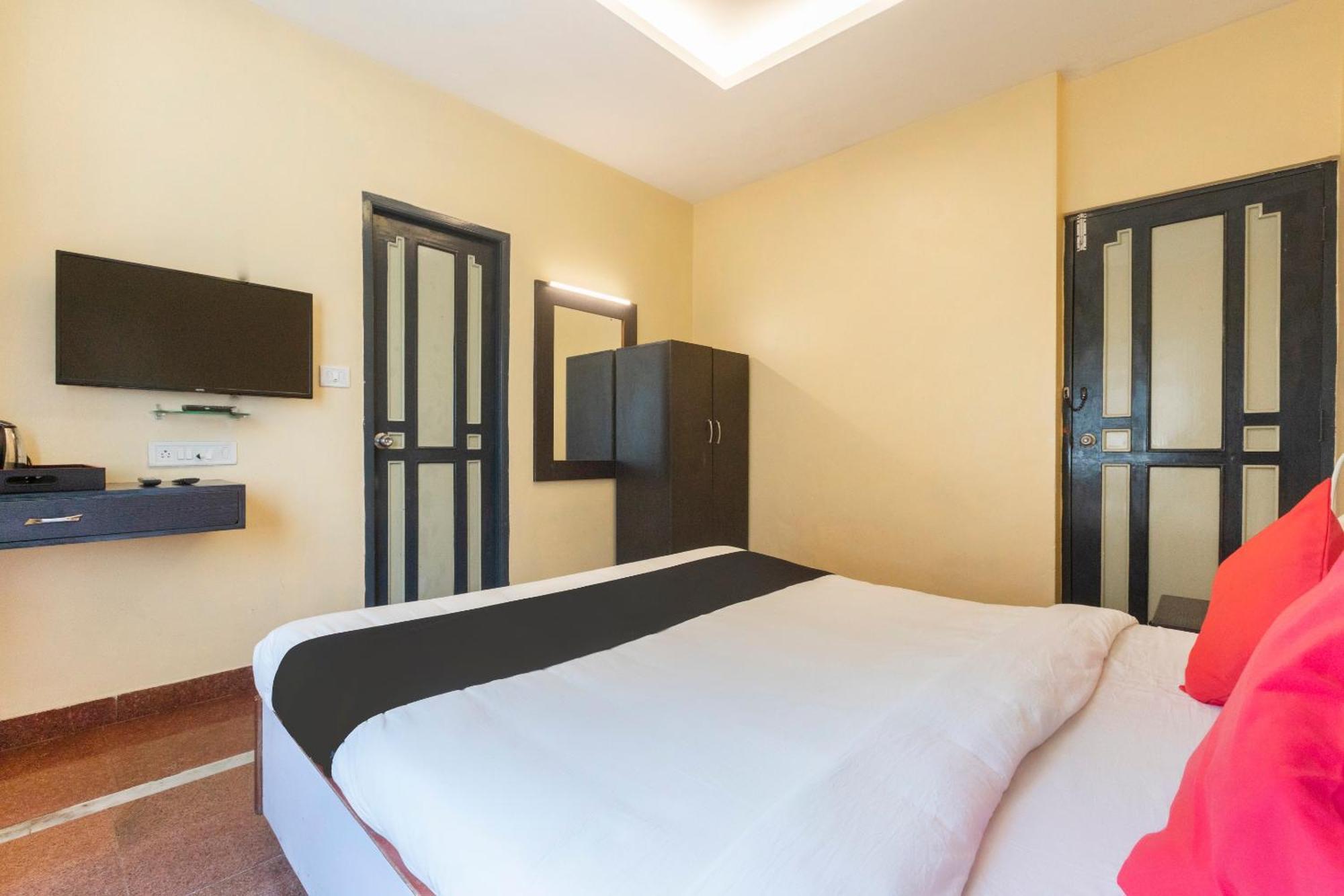 Hotel Collection O Santhome Residency Near Marina 4*